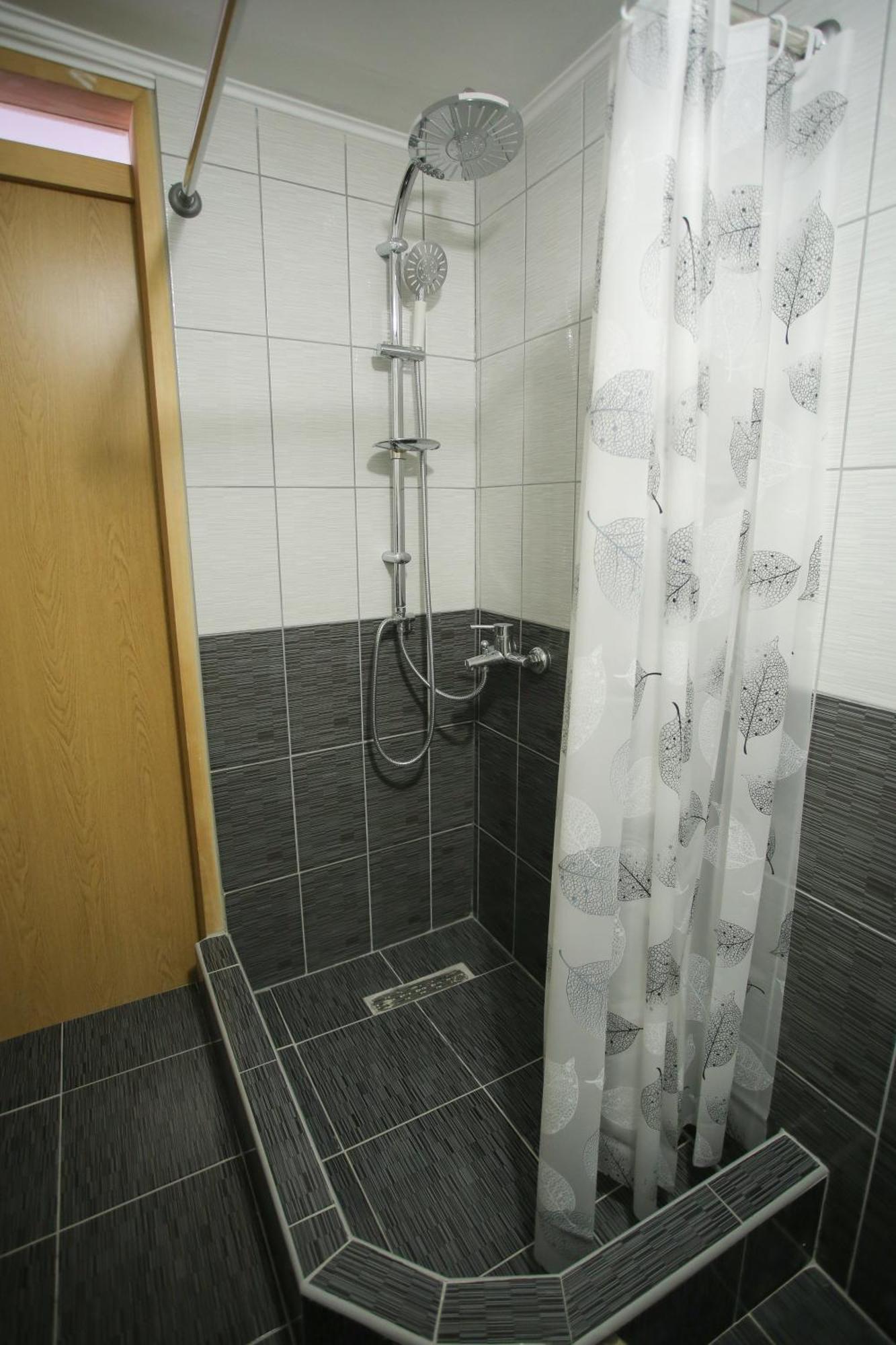 מוסטר Guesthouse Adi מראה חיצוני תמונה