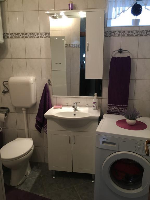 מוסטר Guesthouse Adi מראה חיצוני תמונה