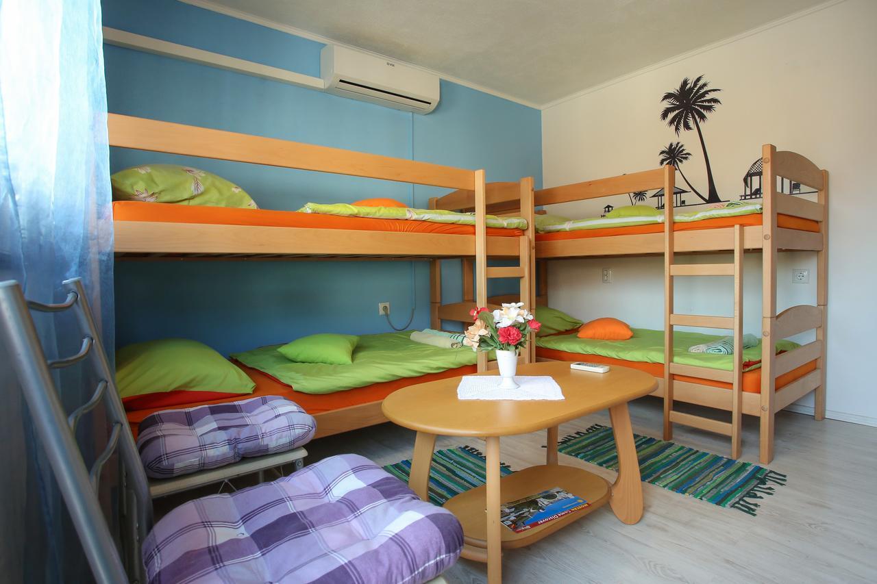 מוסטר Guesthouse Adi מראה חיצוני תמונה